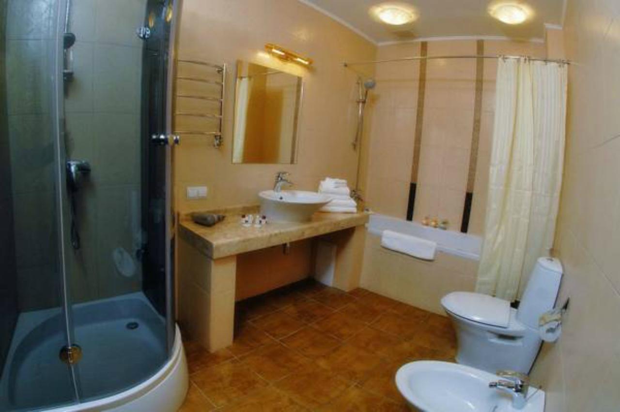 Royal Hotels And Spa Resorts Promenad Truskawez Exterior foto