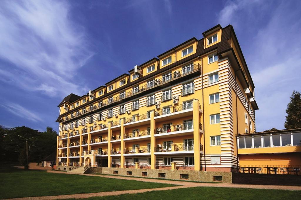Royal Hotels And Spa Resorts Promenad Truskawez Exterior foto