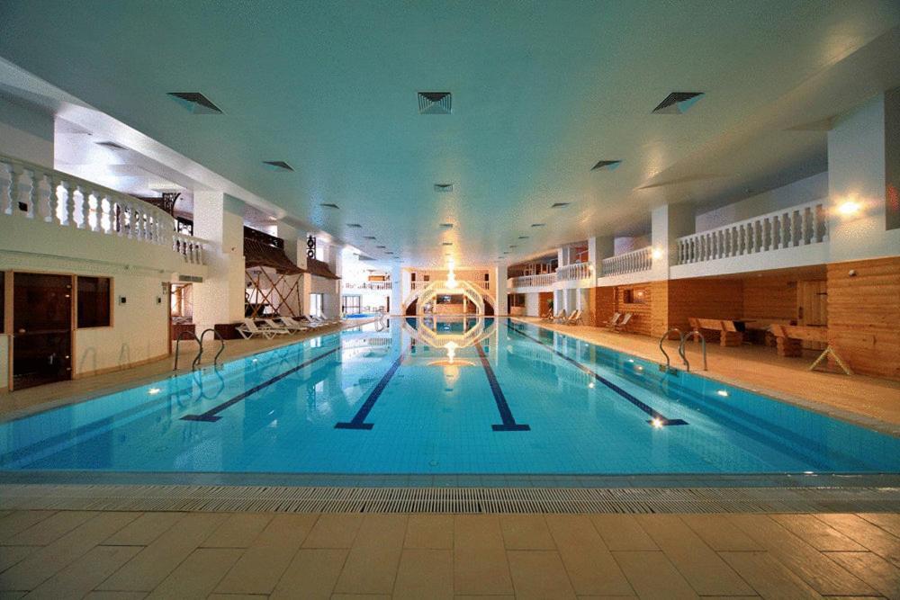 Royal Hotels And Spa Resorts Promenad Truskawez Exterior foto